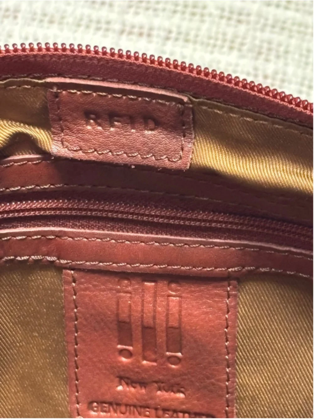 ili New York marbled Red Genuine Leather Crossbody Mini Sac Organizer BAG EUC